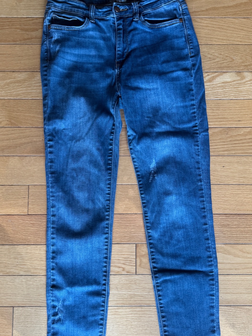 Judy Blue Relaxed Fit Distressed Jeans Medium Wash Stretch Denim 11/30 JB82251DK